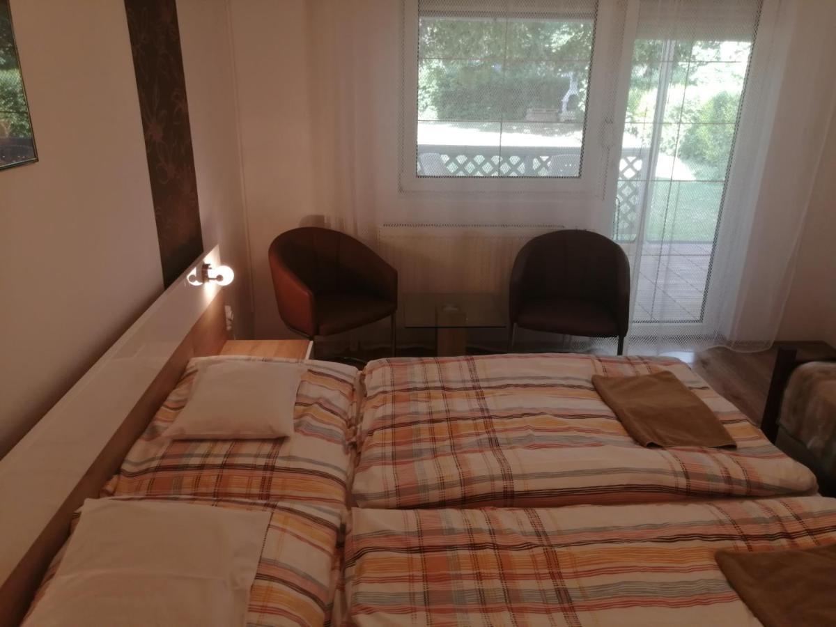 Anita Apartman Buk Exterior photo