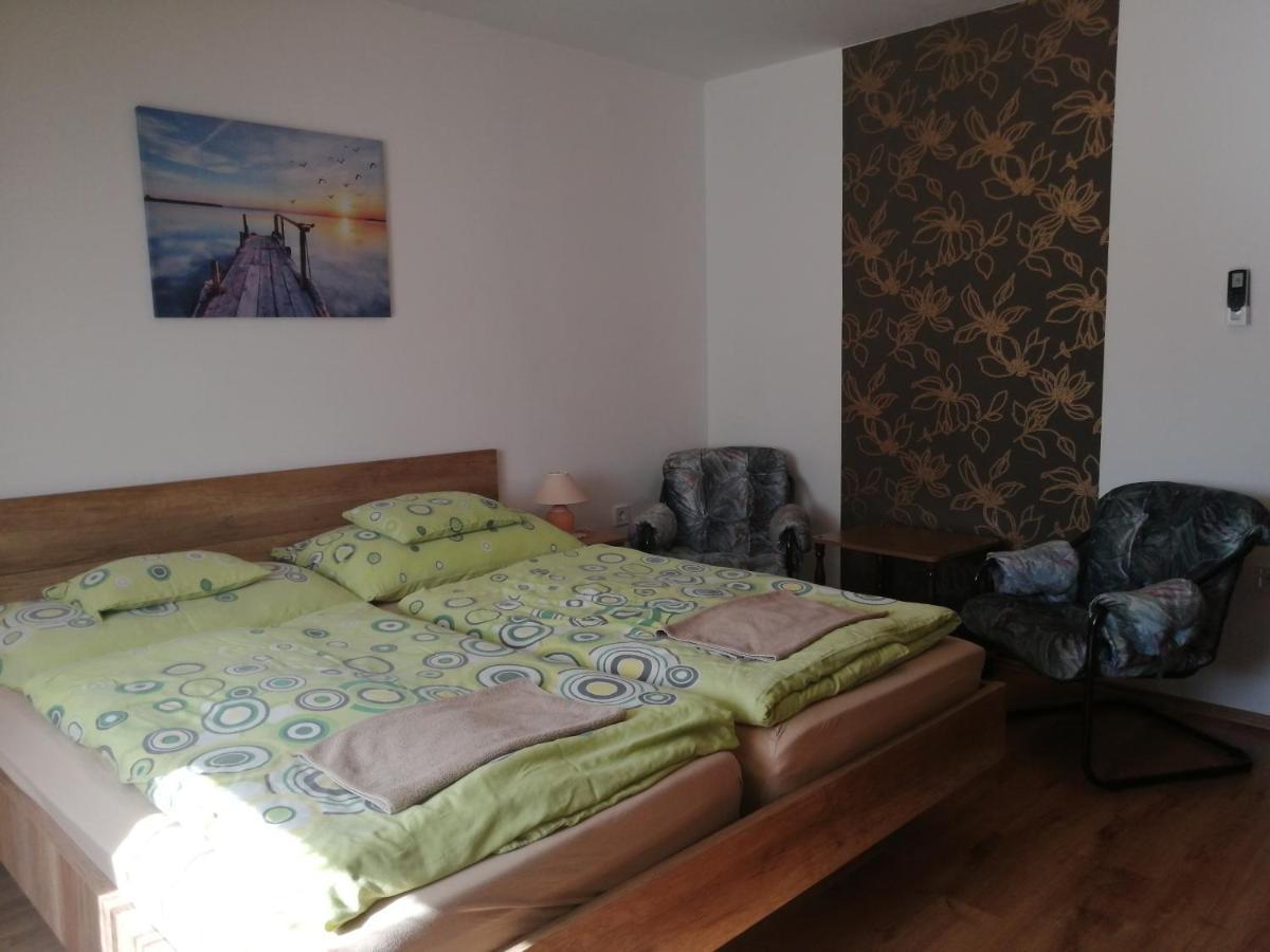 Anita Apartman Buk Exterior photo